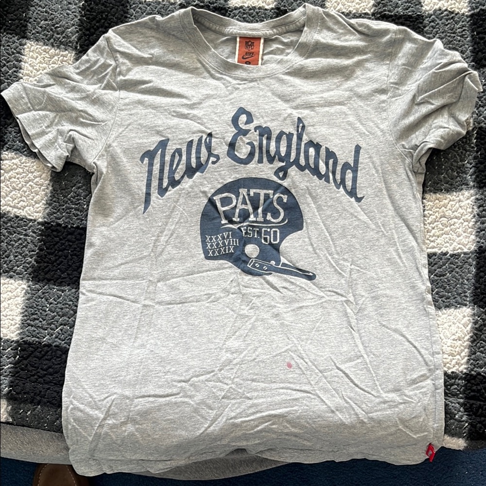 Gray New England Pats T-Shirt
